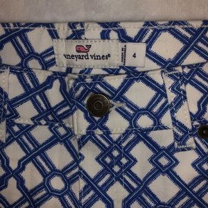 Vineyard vines skinny jeans. Never worn!